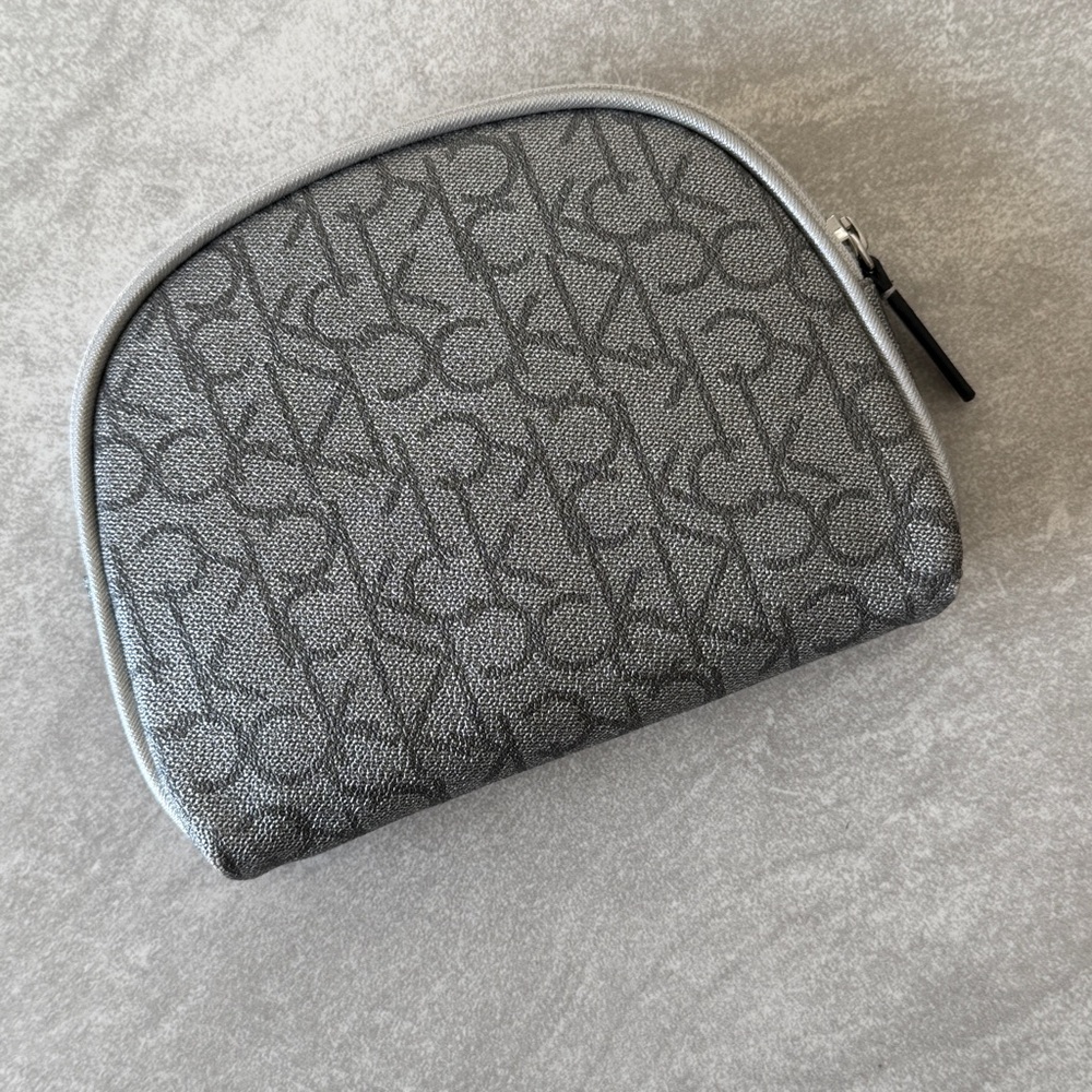 NWOT CK CALVIN KLEIN Logo Makeup Bag Cosmetic Pouch - Picture 3 of 12